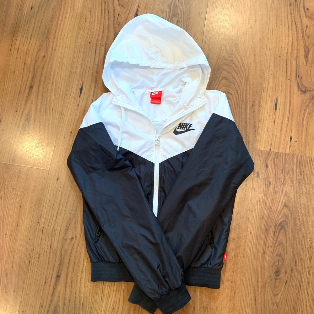 Nike Windbreaker | Size Small